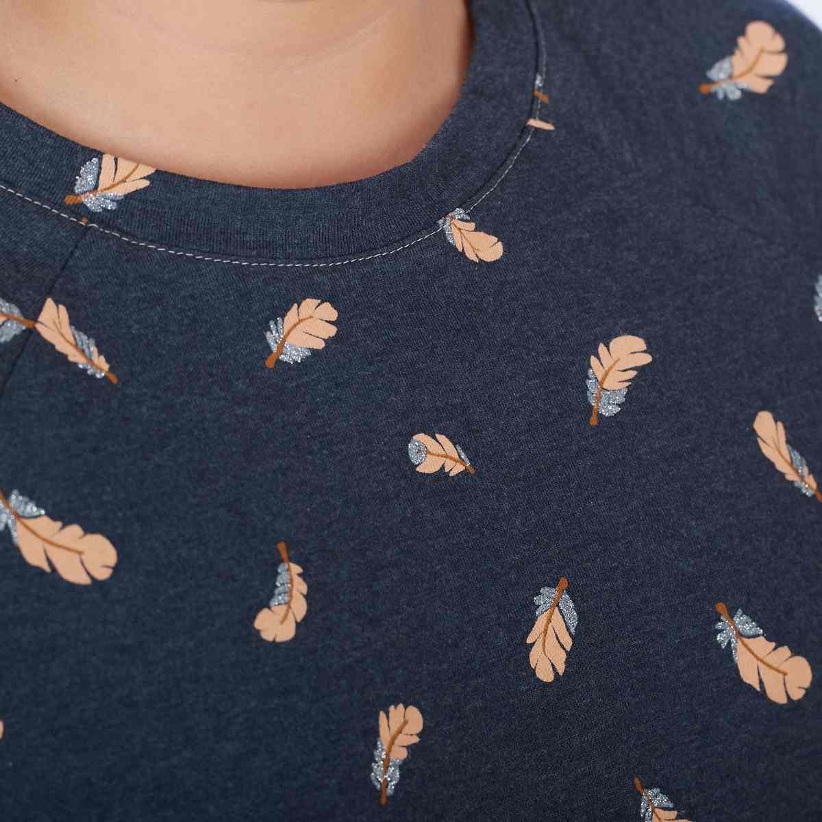 proud little cloud longsleeve fuer mollige-mädchen federschmuck detail