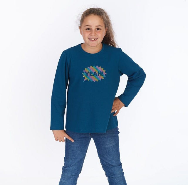 proud little cloud longsleeve fuer mollige mädchen yeah vorne