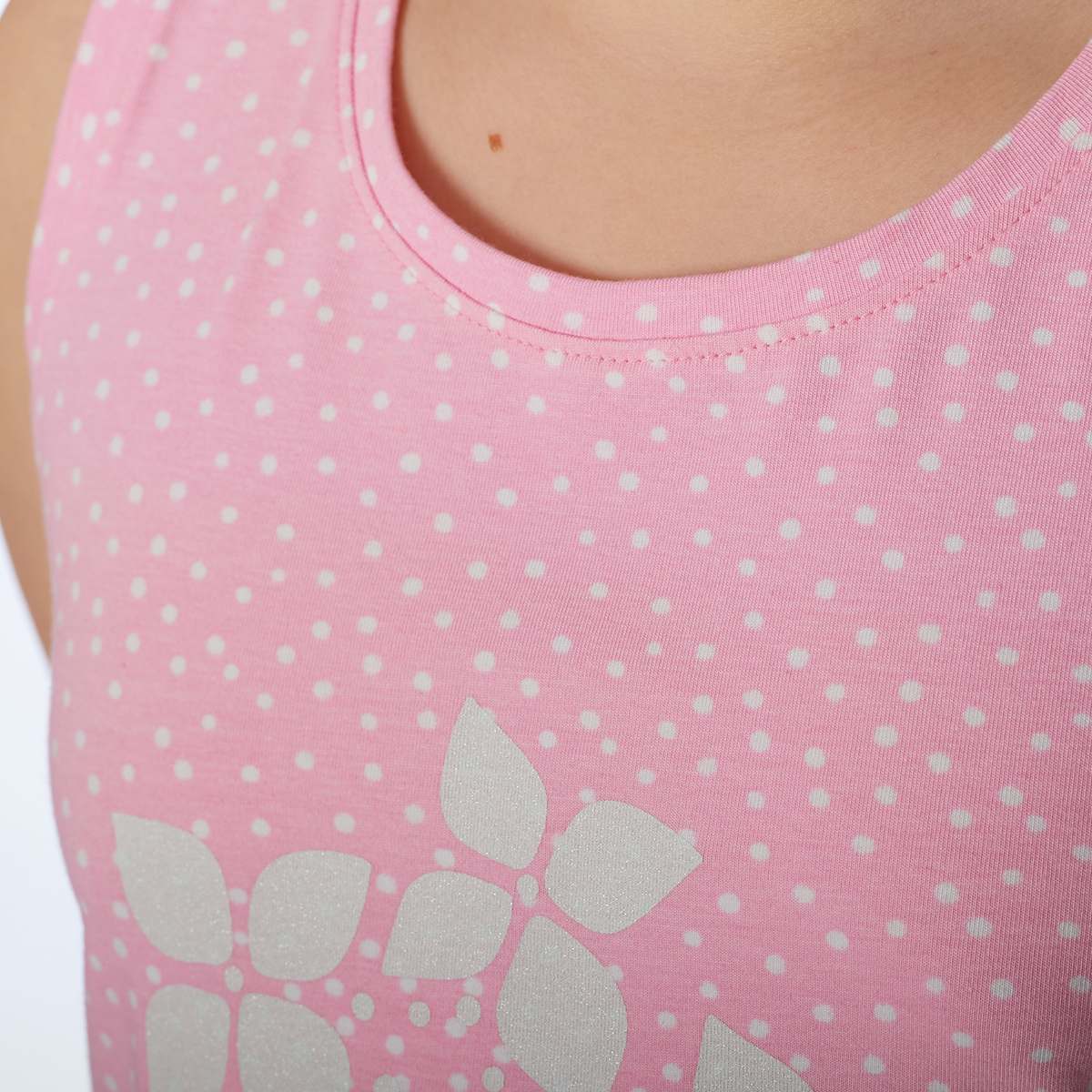 proud little cloud top hortensia fuer mollige maedchen detail