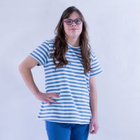 proud little cloud t-shirt jeansblau fuer kraeftige maedchen vorne